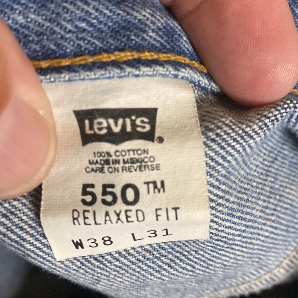 Vintage Y2K Levi’s 550 jeans tag size 38x31 (actual size 36x31) dated Nov. 2001 - Picture 7 of 8